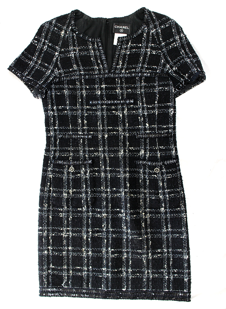 Chanel シャネル ワンピース サイズ42 M レディース 黒 ブラック ココマーク ボタン ワンピース ミニ 売買されたオークション情報 Yahooの商品情報をアーカイブ公開 オークファン Aucfan Com