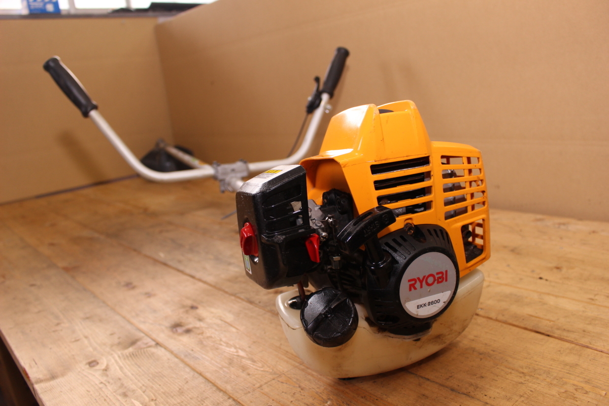 HLM-3000 | 10427 刈払機 芝刈機 草刈機 難あり RYOBI リョービ EKK-2600