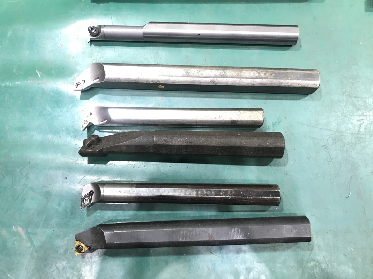 - | ボーリングバイトホルダー（内径）在庫 中古 切削工具 工具 : ストレートシャンクツール 補助ツールホルダー ボーリングツール(SBHA25-32) SBHA25-20&frasl;25&frasl;32 ID 内径ボーリングバイトホルダー 安定 ターニングツール用センタードリル 小林機械