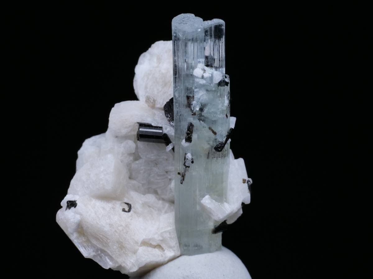 鉱物コレクション鉄電気石（ショール）