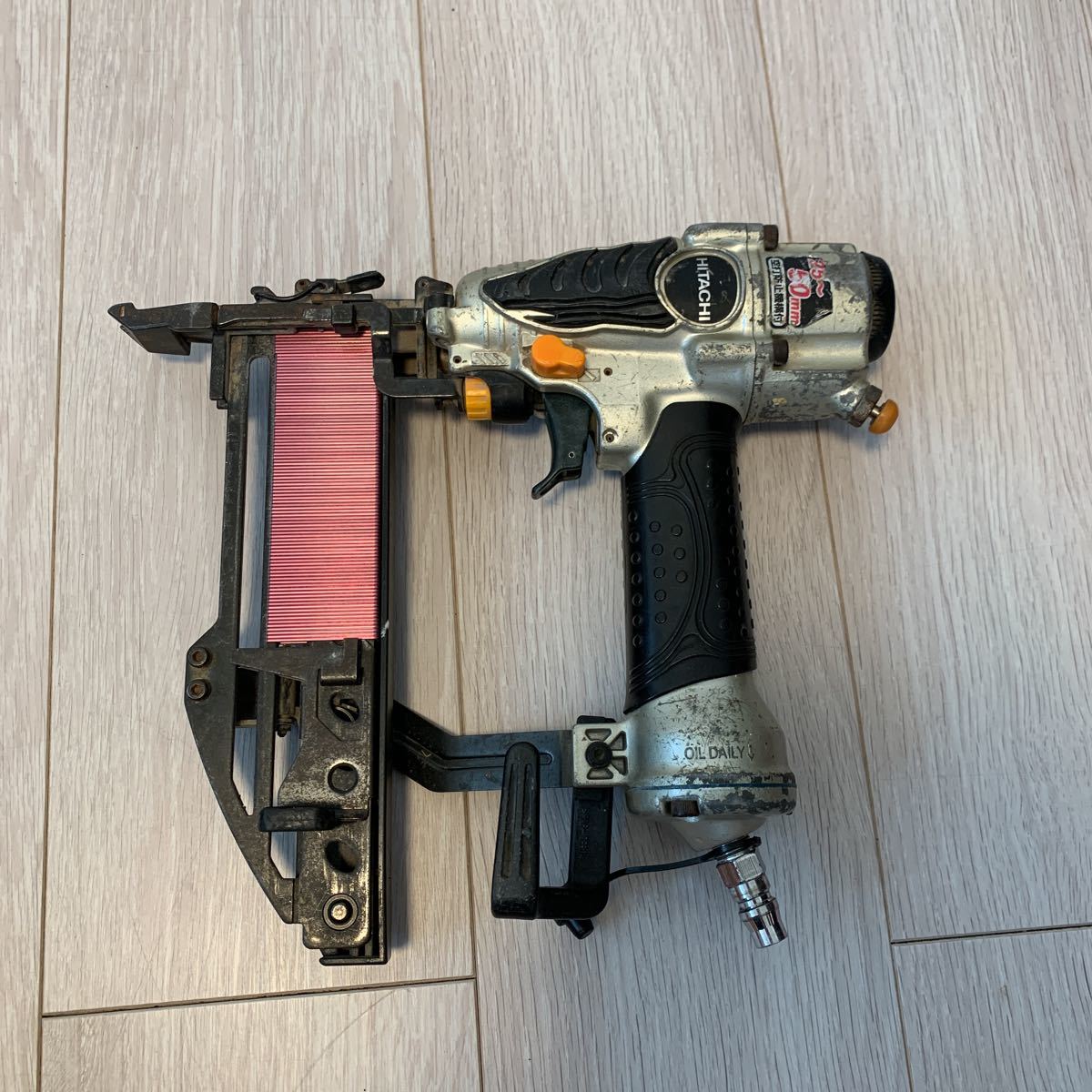 日立工機 HITACHI N5004MF 常圧 4mmフロア用タッカ