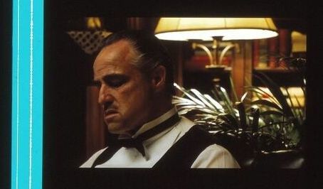 ゴッドファーザー The Godfather 1972 マーロン ブランド ドン ヴィトー コルレオーネ 35mm 映画フィルム 連続5コマ 写真 売買されたオークション情報 Yahooの商品情報をアーカイブ公開 オークファン Aucfan Com