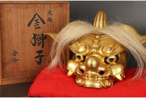 井波彫刻 荒井寿斉 木彫 金彩 獅子頭 金獅子 置物 重宝 共箱