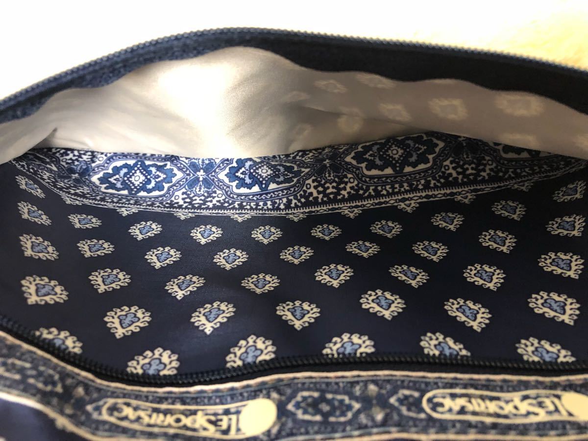 レスポートサック　 les OLIVADES Deskripsi barang LeSportsac レスポートサック×les OLIVADES SMALL