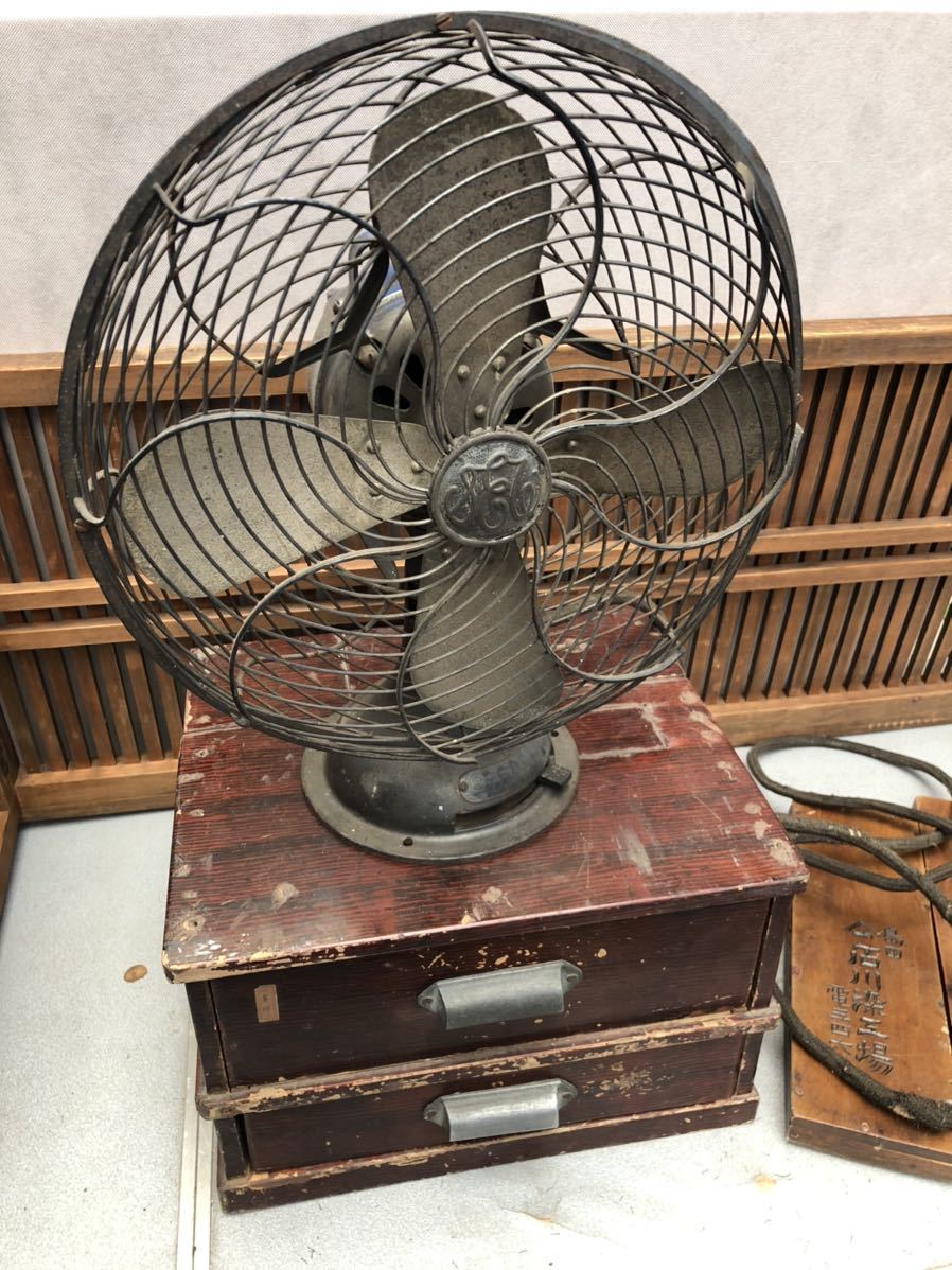 東芝 TOSHIBA 扇風機 昭和レトロ レトロ 鉄製 アンティーク ビンテージ 扇風機 昭和レトロ アンティーク 東芝 TOSHIBA ⁄ ヴィンテージ