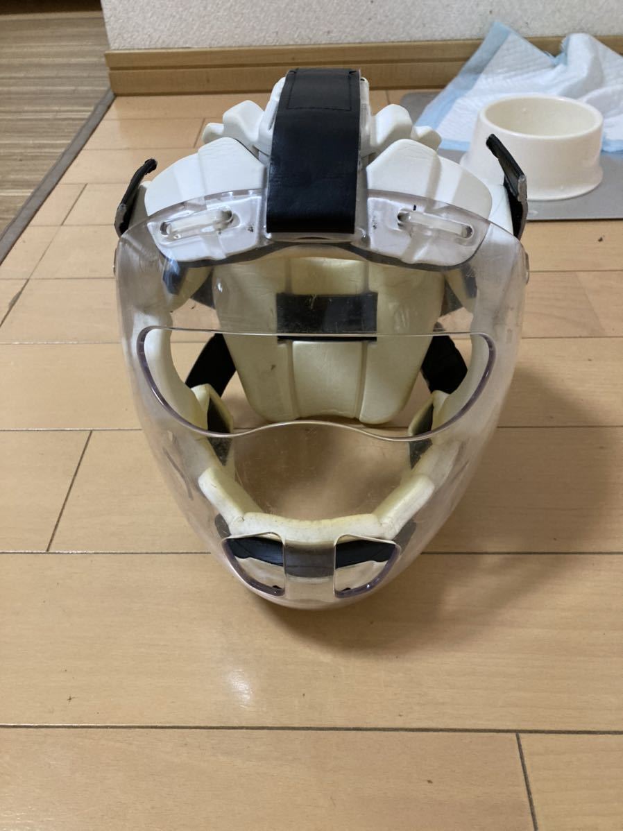 MIZUNO の空手のメンホーです。防具