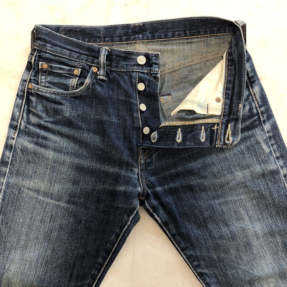  W30 鬼ヒゲ サンプル級色落ち 2014年製 LeVI&rsquo;S リーバイス 501(W30)｜売買されたオークション情報、yahooの商品情報をアーカイブ公開 - オークファン W30