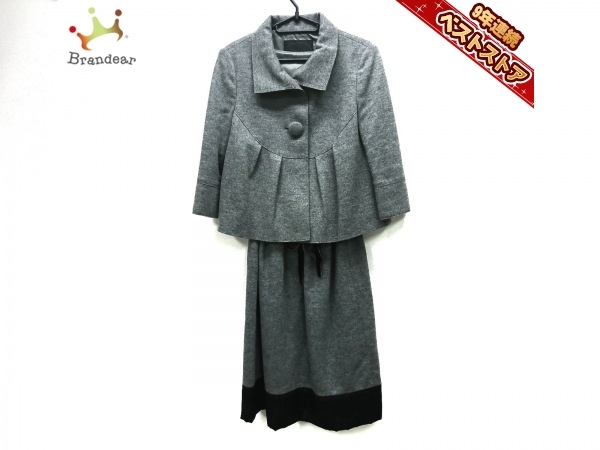 アンタイトル Untitled ワンピーススーツ サイズ2 M グレー 黒 レディース プリーツ レディーススーツ その他 売買されたオークション情報 Yahooの商品情報をアーカイブ公開 オークファン Aucfan Com