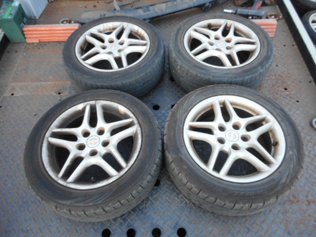 Kumho Road Venture AT52 285⁄70R17 | 2283813 | RimzOne 卸17228(M2