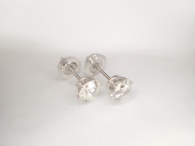 美品 Pt900 ダイヤ計1.00ct(0.50 K-I1-FAIR/0.50 I-I1-GOOD) ピアス