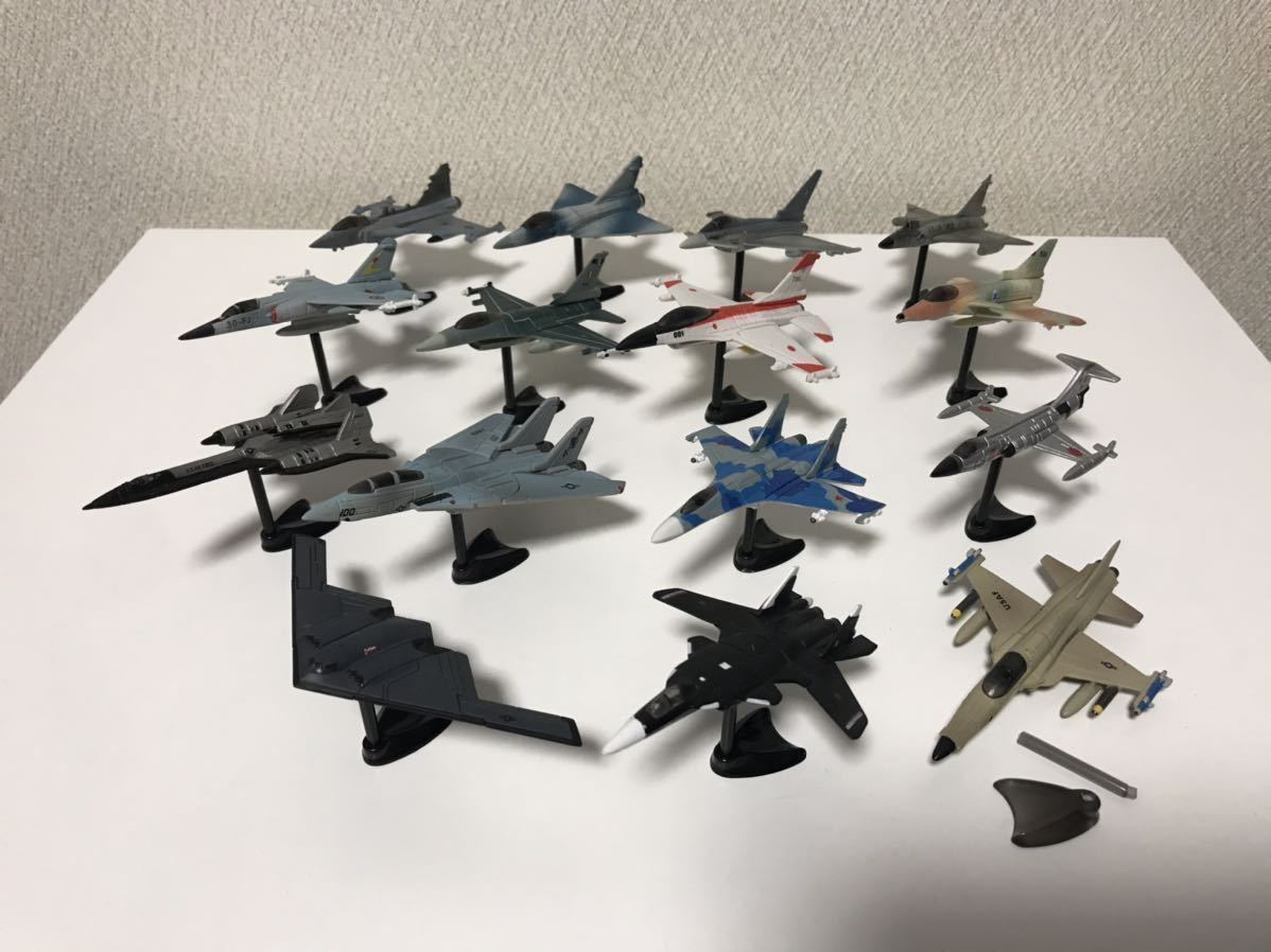 チョコエッグ 世界の戦闘機シリーズ 15機 B2 Su-47 F5-E SR-71 F-14 Su  