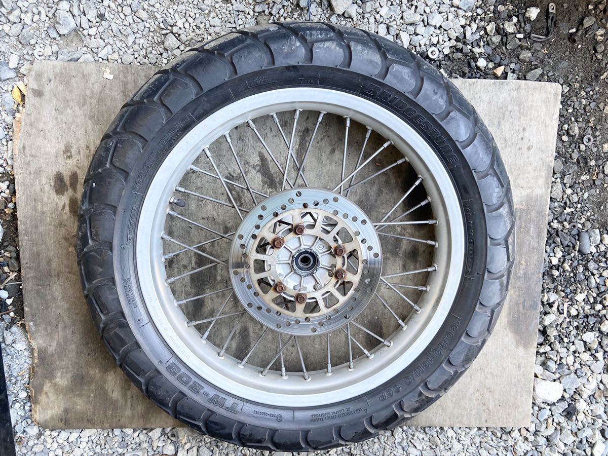 Tw225 Did製フロントホイール ディスクブレーキ車 Dg09j Tw0にも ブレーキディスクローター タイヤ 検 Xt250 Tt125 セロー Sr400ブロンコ フロント 売買されたオークション情報 Yahooの商品情報をアーカイブ公開 オークファン Aucfan Com