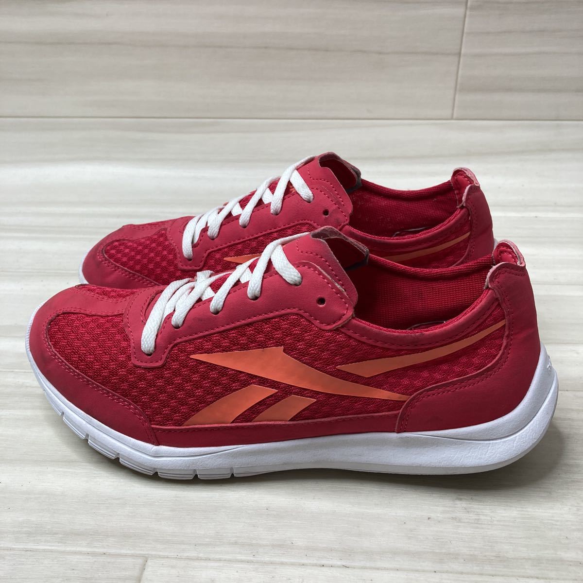 F 397 Reebok リーボック ストライド グライド ワイドd スニーカー 24cm レッド オレンジ メッシュ 軽量 リーボック 売買されたオークション情報 Yahooの商品情報をアーカイブ公開 オークファン Aucfan Com