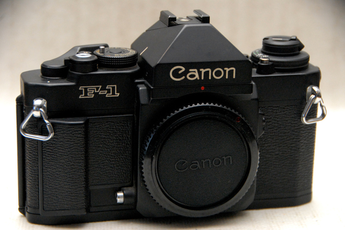 Canon キャノン 最高峰 一眼レフカメラ NEW F-1 ボディ + アイレベルファインダー付 良好品 （腐食無し）_1