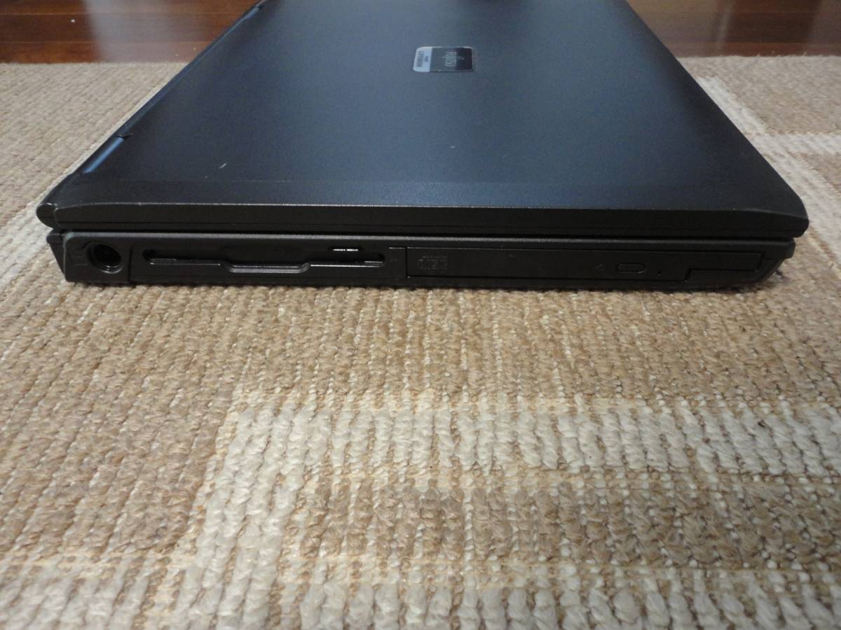 Fujitsu／富士通　ノートPC　LIFE　BOOK　FMV‐C8250 LIFEBOOK 富士通 ノートパソコン 新品同様 ノートパソコン（PC -FMWORLD