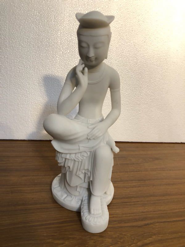 大理石 弥勒菩薩半跏像 本体美品 大理石 弥勒菩薩半跏思惟像 5.5kg 美術品 東洋彫刻 【公式通販】