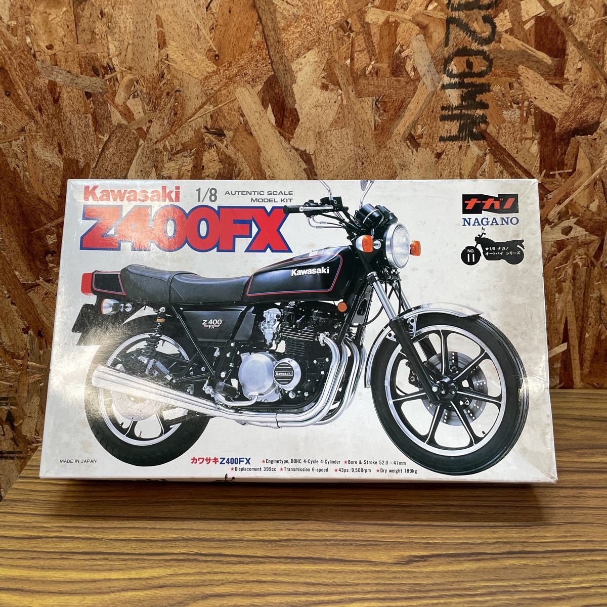 Kawasaki Z400FX 1/12スケール レッド 【認定店】【公認】【正規代理店】
