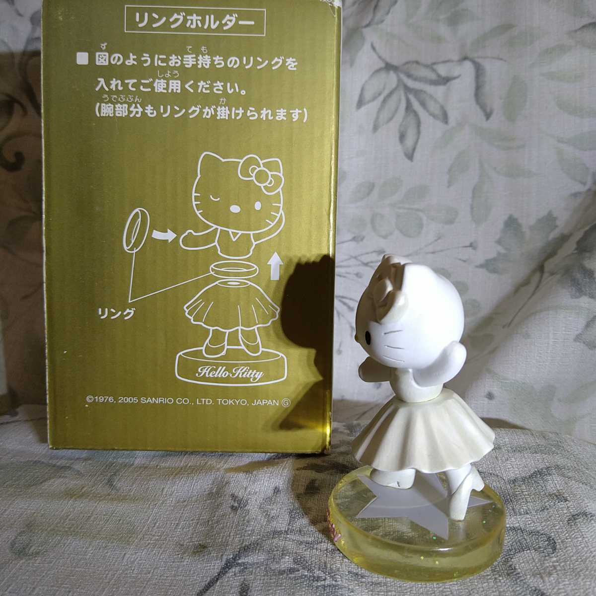 レア⭐︎USJ Hello Kitty リングホルダー　指輪置き ハローキティ リングホルダー 指輪かけ マリリンモンロー ポリレジン