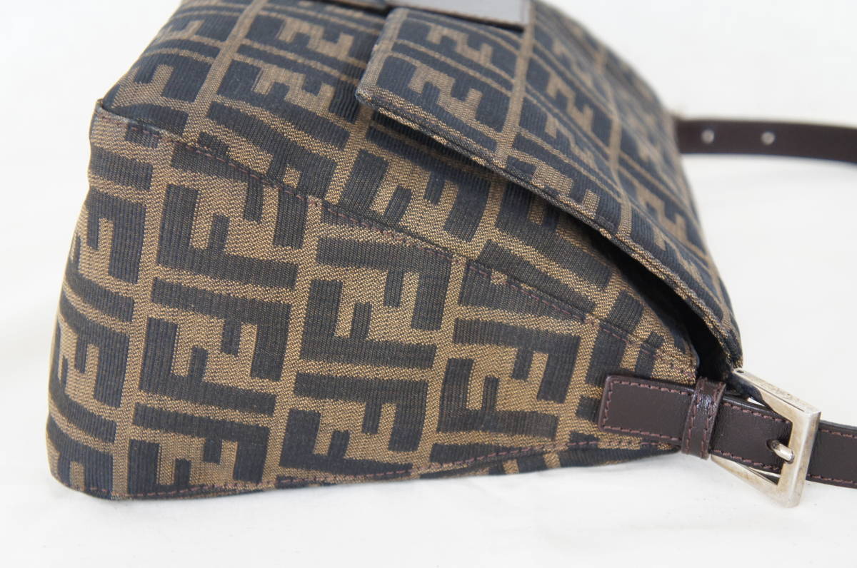 FENDI フェンディ ズッカ マンマバケット ブラウン系 茶系 ワン 
