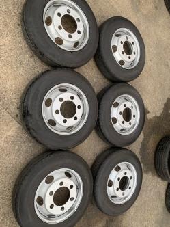 ●送料安い●新車外し●超美品●　205/80R17.5　120/118LT　ブリヂストン　R202　 2020製　スチール TOPY 17.5×6.00② 115-9CS 6穴 6本