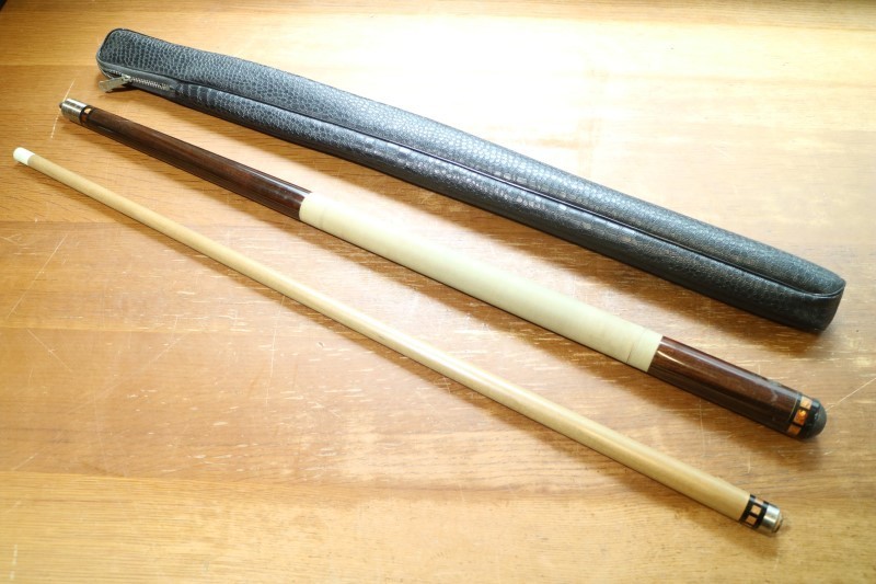 【送料無料】メーカー不明 ビリヤード キュー 全長約146.5cm ケース付き ☆Za303