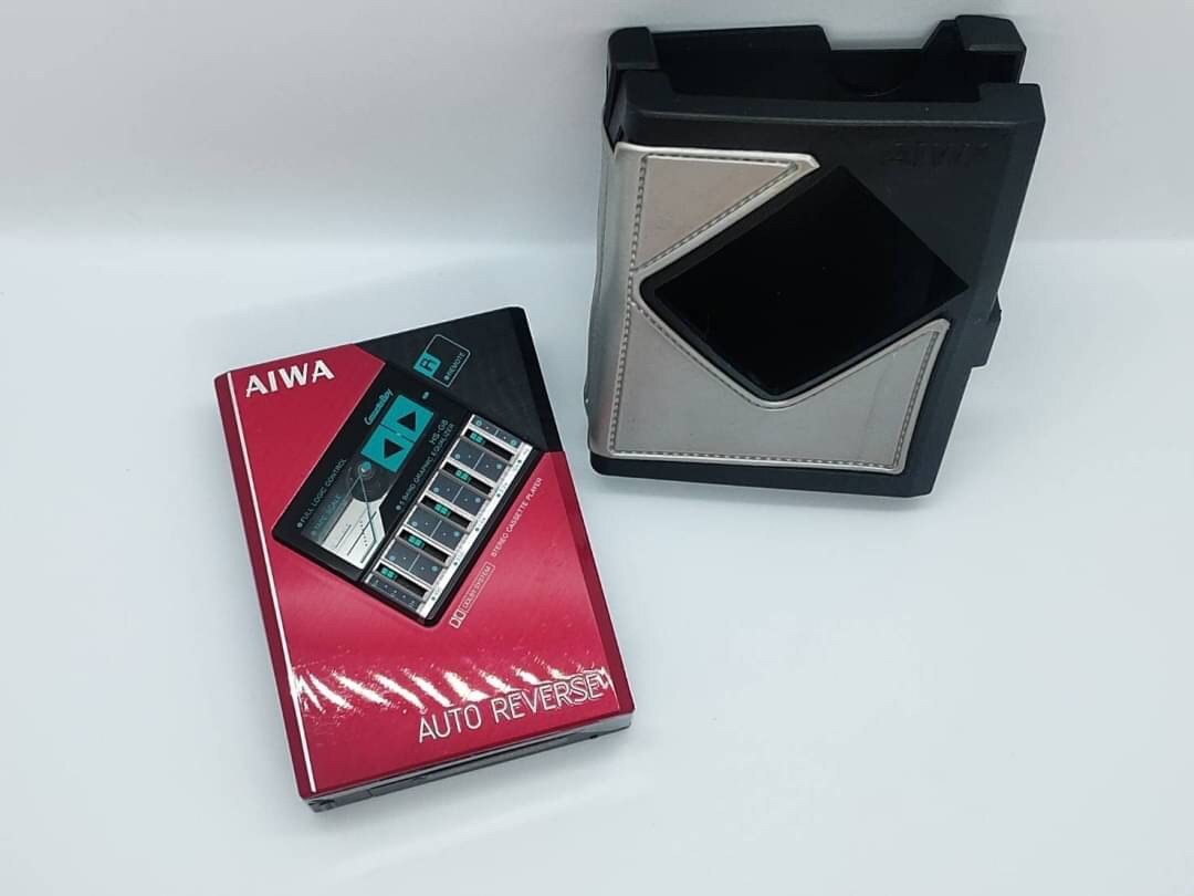 AIWA カセットボーイ ☆ AIWA CassetteBoy ☆ アイワ カセットボーイ HS-G8 赤色・昭和