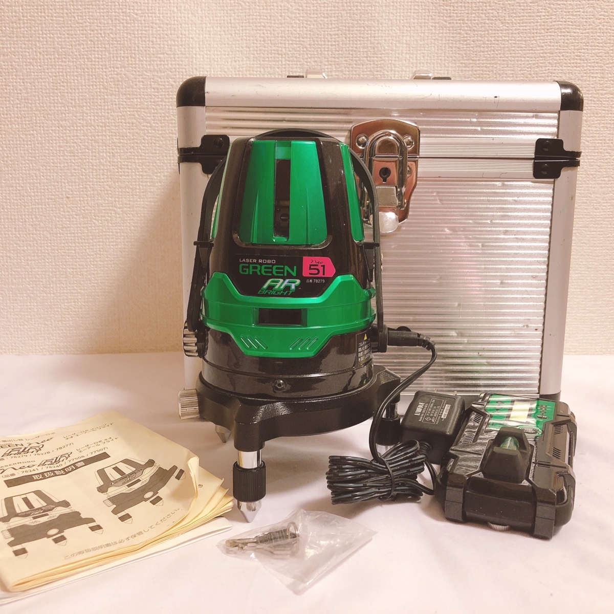 シンワ ラインレーザー墨出し器 レーザーロボ グリーン neo 51AR シンワ ラインレーザー墨出し器 レーザーロボ グリーン neo 51AR