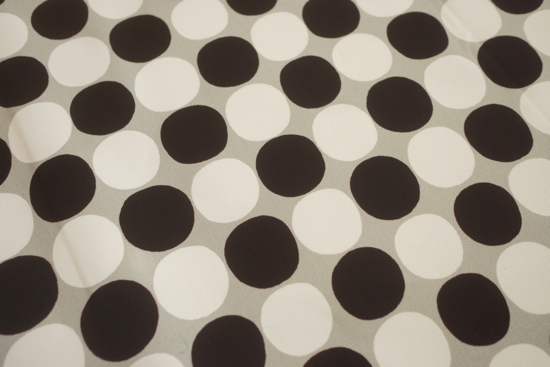 マリメッコ 水玉 黒 白 グレー Kimara キャンバス 生地 145x57cm マリメッコ 売買されたオークション情報 Yahooの商品情報をアーカイブ公開 オークファン Aucfan Com