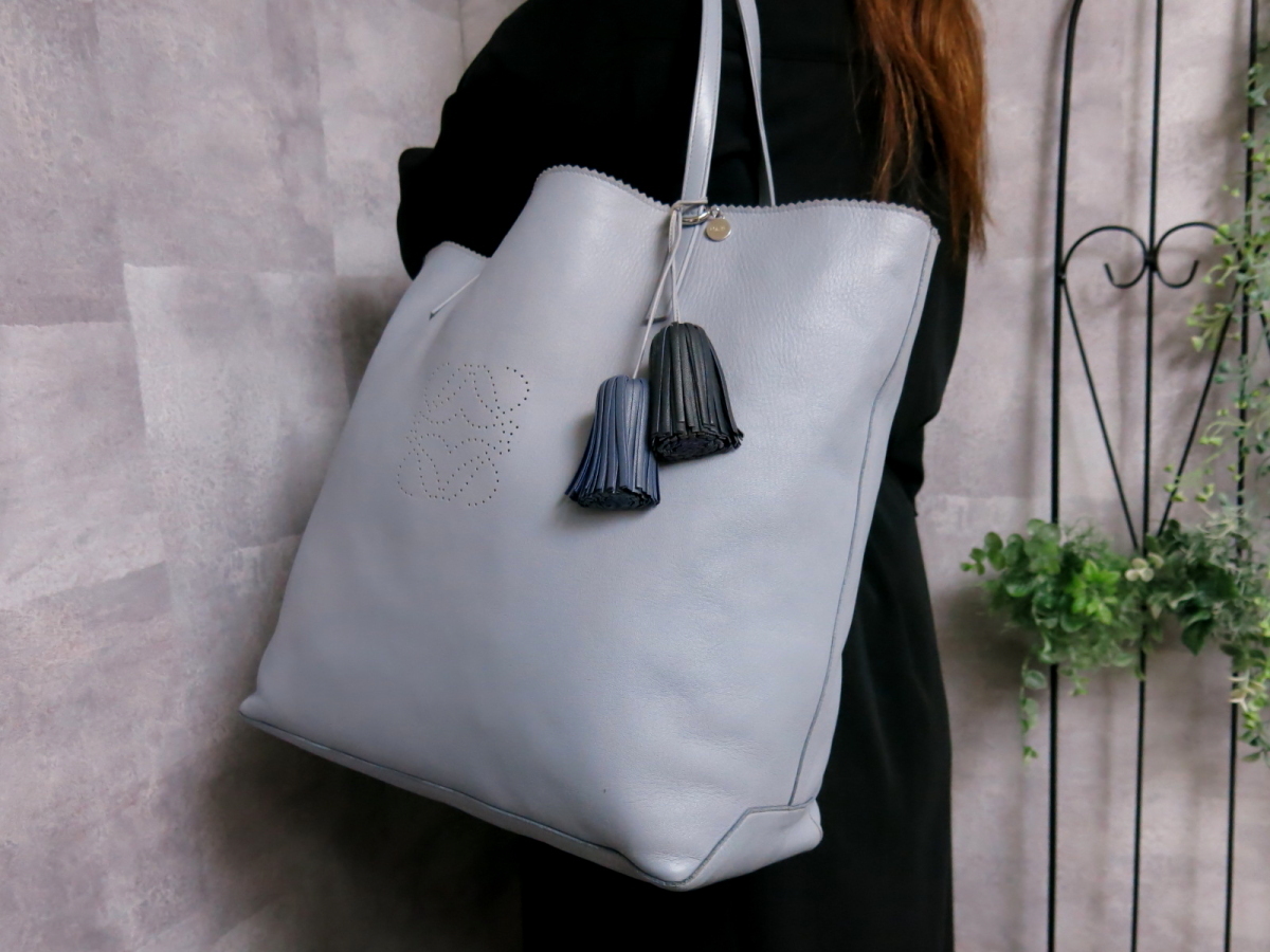 美品 LOEWE ロエベ パンチングアナグラム レザートートバッグ