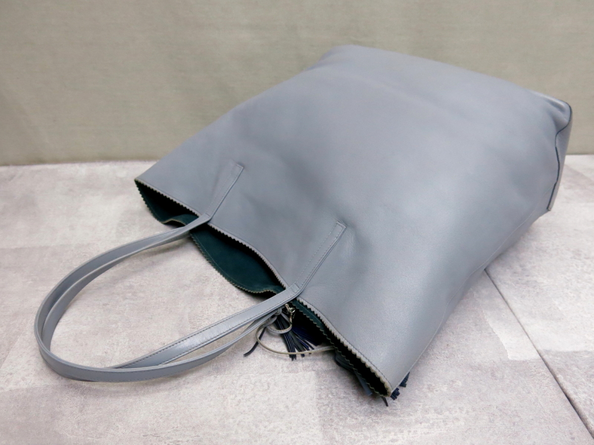 ○超美品○LOEWE ロエベ○アナグラム ロゴ○パンチング レザー 本革 