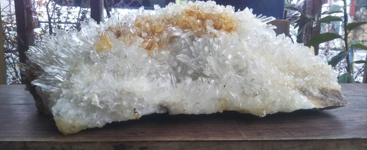 秀品！「大きい水晶クラスター」長さ450ミリ（詳細不明） : 原石