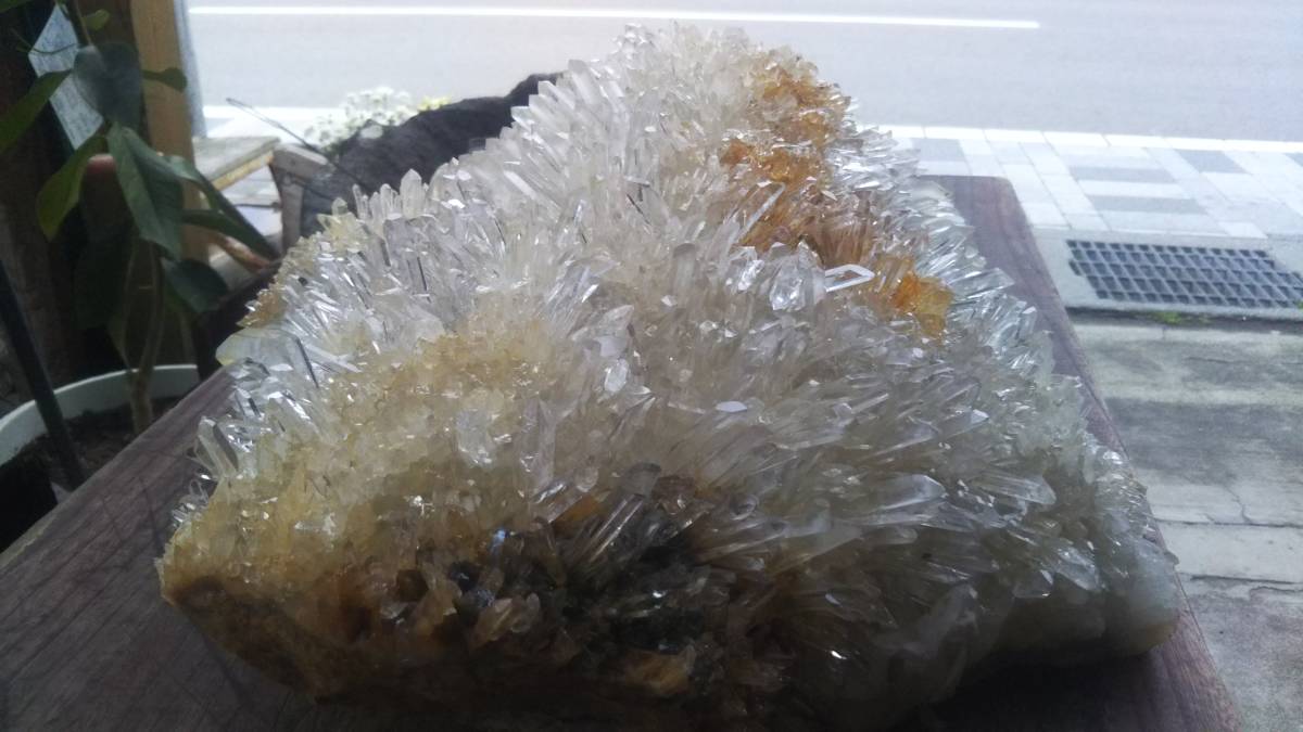 秀品！「大きい水晶クラスター」長さ450ミリ（詳細不明） : 原石