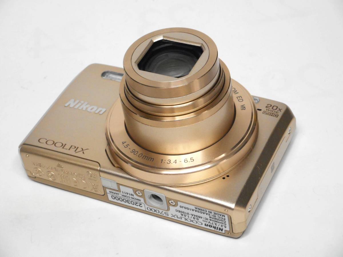 ☆Nikon COOLPIX S7000☆16メガピクセル・20倍ズーム・Wi-Fi☆中古 