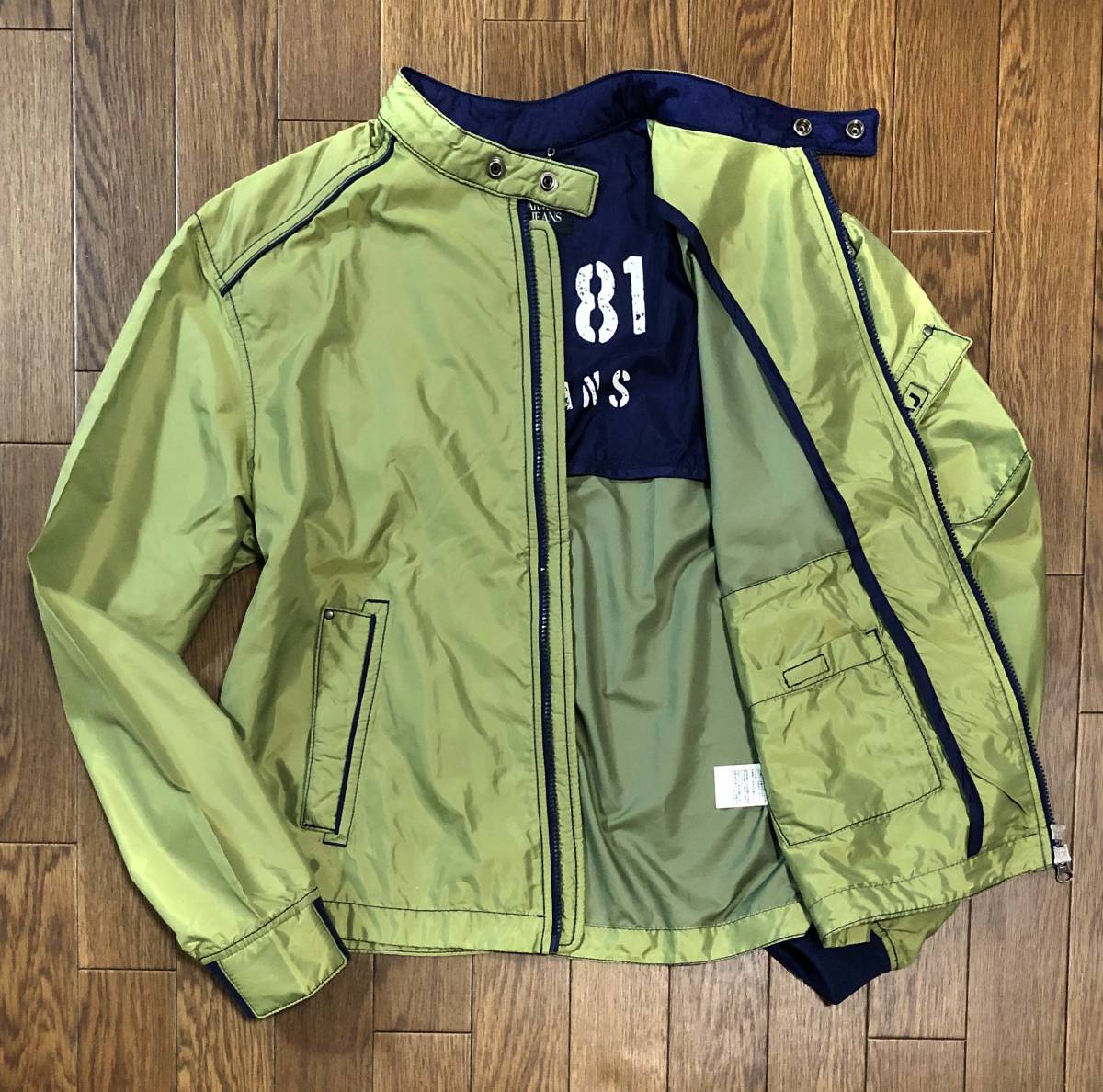 B31 アルマーニジーンズ『際立つ個性』ARMANI JEANS 光沢 シングル 