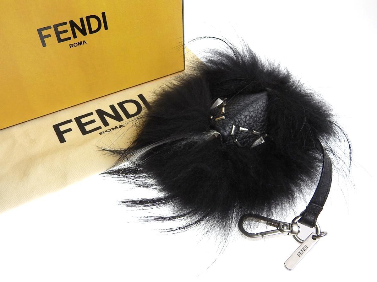 FENDI - □極美品□ FENDI フェンディ バッグバグズ モンスター ファー