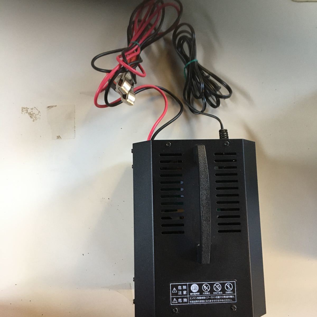 バッテリー充電器 BC10V 自動車用 12V専用 バッテリー充電器 | 10A 