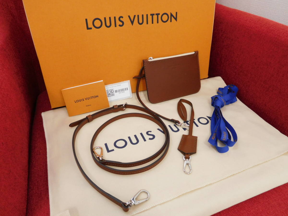 ほぼ未使用 LOUIS VUITTON マヒナ ヒナPM アクセサリーポーチ ほぼ未使用 LOUIS VUITTON マヒナ ヒナPM アクセサリーポーチ