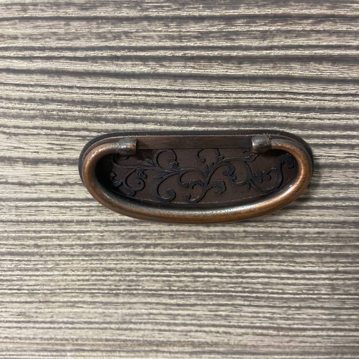 - 加茂桐箪笥 伝統工芸品 加茂桐簞笥 | 加茂簞笥協同組合 KAMO |家具の販売・通販|公式アンティーク家具 伝統工芸士 加茂総桐箪笥 伝統工芸士作 小袖五ノ二 在庫品即納 伝統的工芸品総桐着物箪笥 新潟県伝統工芸産業振興協議会公式ホームページ 着物好きに選ばれる。桐箪笥を買うなら加茂桐箪笥遺したい日本の手仕事