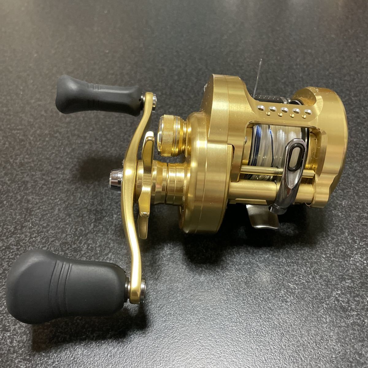 シマノカルカッタコンクエスト 300 | シマノ(SHIMANO) カルカッタ 300