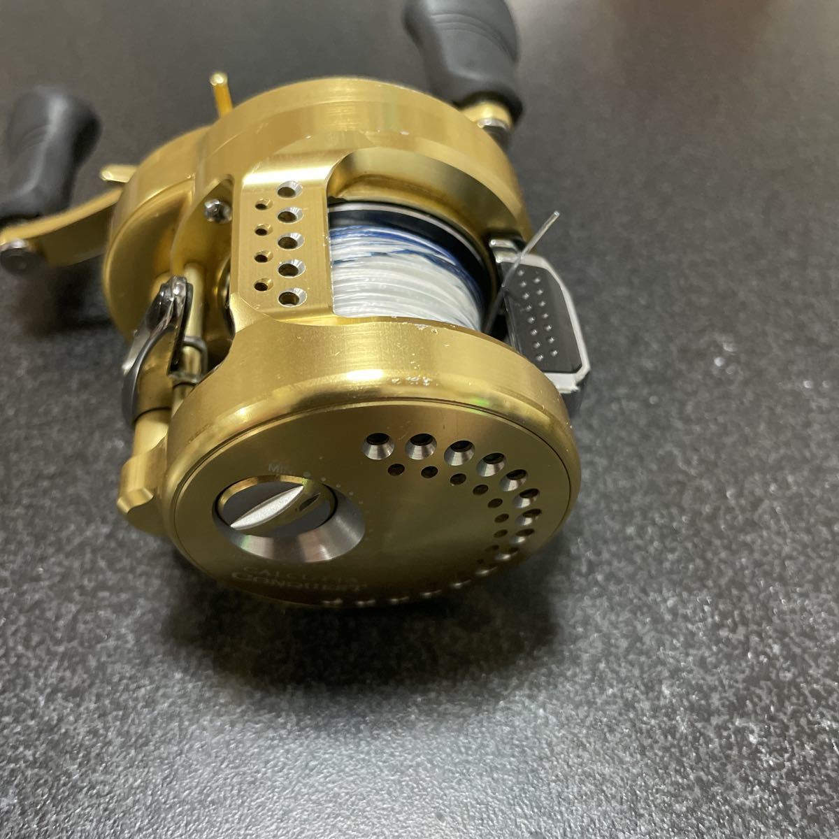 シマノカルカッタコンクエスト 300 | シマノ(SHIMANO) カルカッタ 300