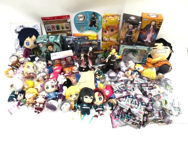 064●鬼滅の刃 グッズ 大量 まとめ売り ぬいぐるみ フィギュア キーホルダー 他 ※ジャンク