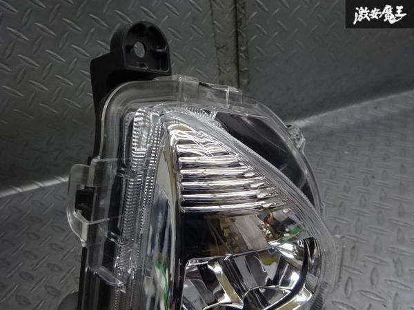 ZVW50 プリウス S 前期 純正 右 LED ヘッドライト ASSY コイト47-80 打