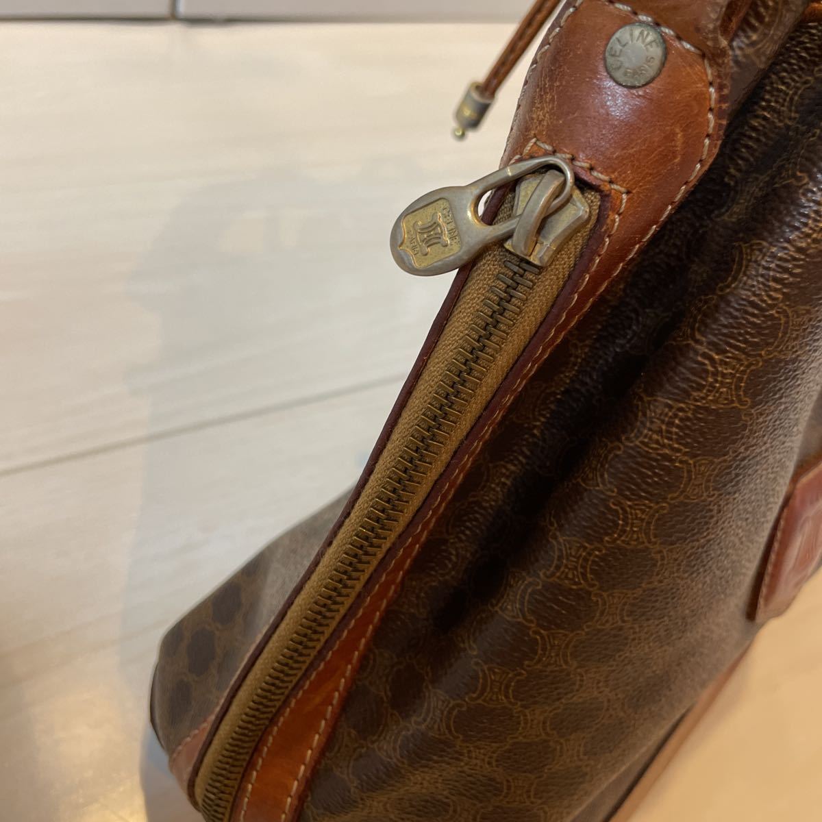 阪166 セリーヌ ショルダーバッグ マカダム柄 巾着型 レザー M90 CELINE マカダムモノグラム巾着ショルダー(ヴィンテージバッグ