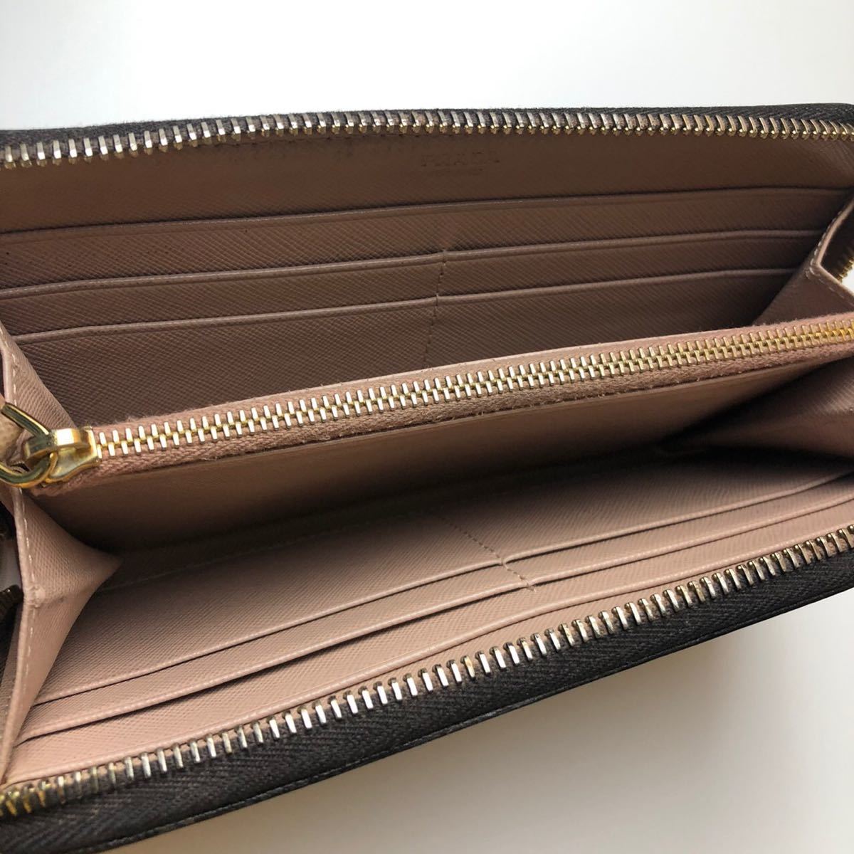 PRADA プラダ 長財布 ラウンドファスナー ラウンドファスナー長財布