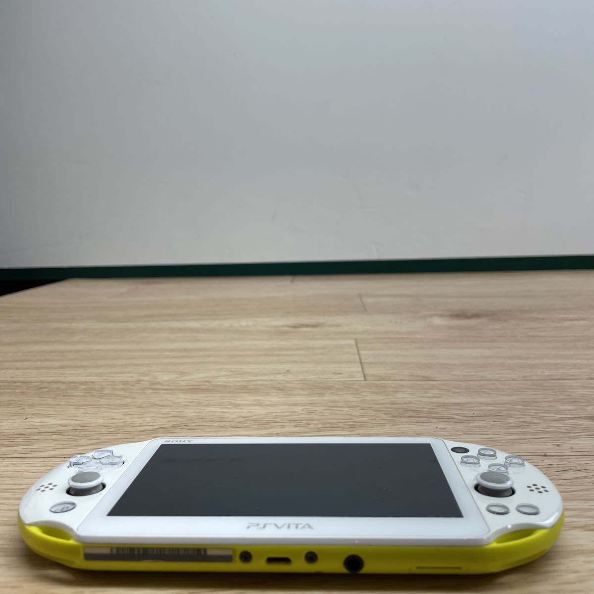 PS Vita PCH-2000 ソニー SONY PlayStation vita ライムグリーン 