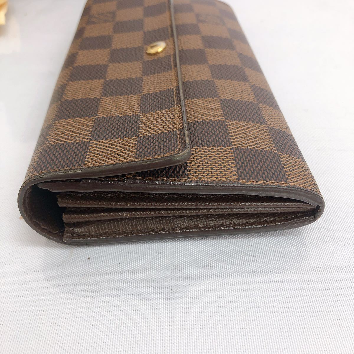 BT217 LOUIS VUITTON ルイ ヴィトン ダミエ ポルトフォイユ・サラ 2つ折ファスナー長財布 箱袋付 中古 Louis Vuitton LOUIS BTS、ルイ・ヴィトンの2021年秋冬メンズ・ファッションショーに VUITTONルイヴィトン『モノグラム レディース