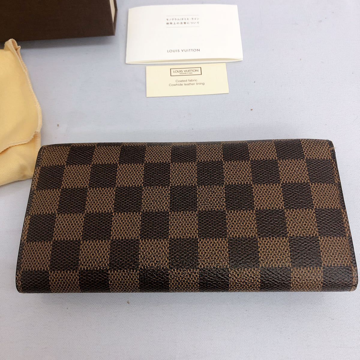 BT217 LOUIS VUITTON ルイ ヴィトン ダミエ ポルトフォイユ・サラ 2つ折ファスナー長財布 箱袋付 中古 Louis Vuitton LOUIS BTS、ルイ・ヴィトンの2021年秋冬メンズ・ファッションショーに VUITTONルイヴィトン『モノグラム レディース