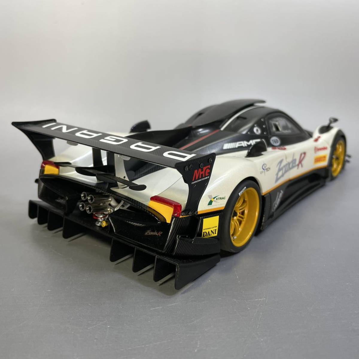 Autoart 1 18 Pagani Zonda R シリアルナンバー付 0714 パガーニ ゾンダ 乗用車 売買されたオークション情報 Yahooの商品情報をアーカイブ公開 オークファン Aucfan Com