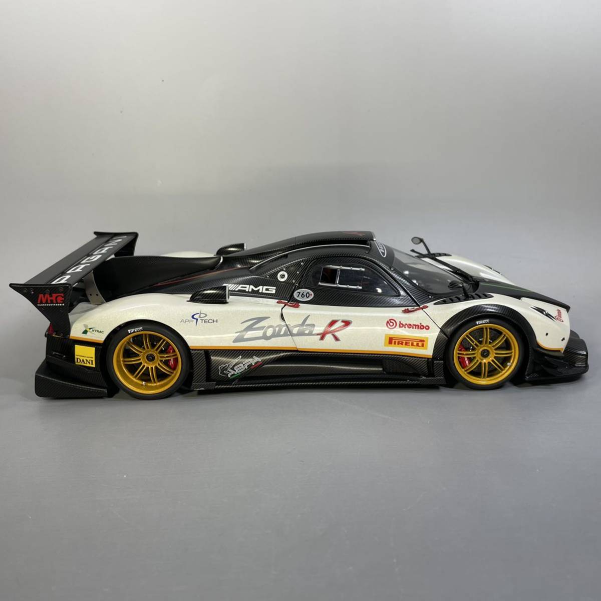 Autoart 1 18 Pagani Zonda R シリアルナンバー付 0714 パガーニ ゾンダ 乗用車 売買されたオークション情報 Yahooの商品情報をアーカイブ公開 オークファン Aucfan Com