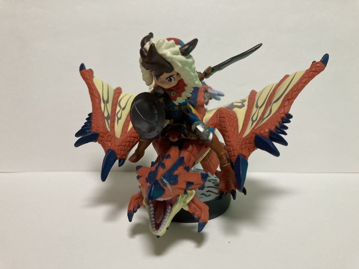 amiibo アミーボ 隻眼のリオレウス&ライダー CAPCOM 男の子